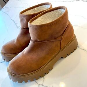 Dolce Vita Women’s Platform Chunky Lonny Ankle Boots